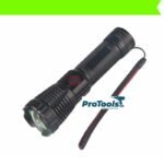 مصباح يدوي LED قوي بعيد المدى، قابل لإعادة الشحن مع خاصية الزوم ومؤشر للبطاريةBEETRO